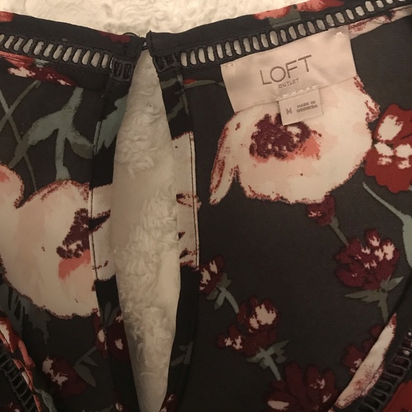 Bell sleeve Loft blouse! - Picture 4 of 4